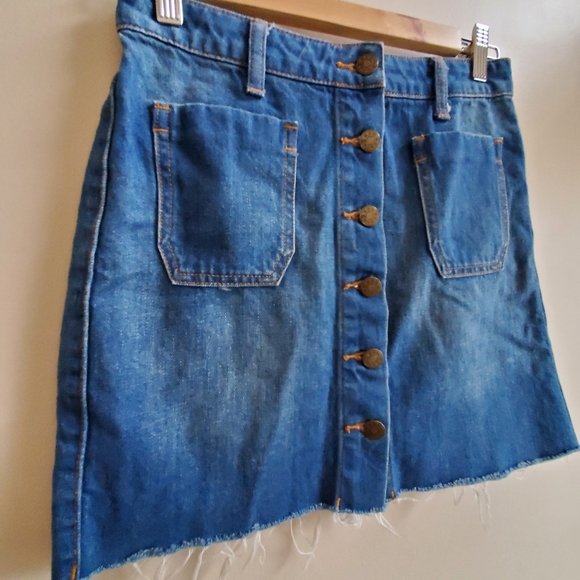 BDG mini jean skirt with button FR opening, XS - Picture 2 of 6